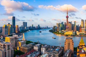 Zhujiajiao Water Town & Shanghai Highlights Tour thumbnail