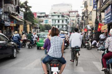 Scooter Experience at Night in Ho-Chi-Minh-Stadt thumbnail