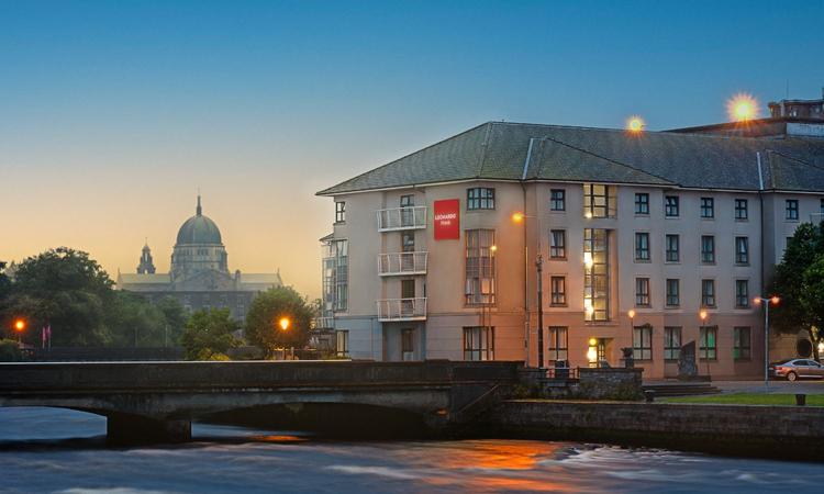 Upgrade: Leonardo Hotel Galway - Formerly Jurys Inn **** thumbnail