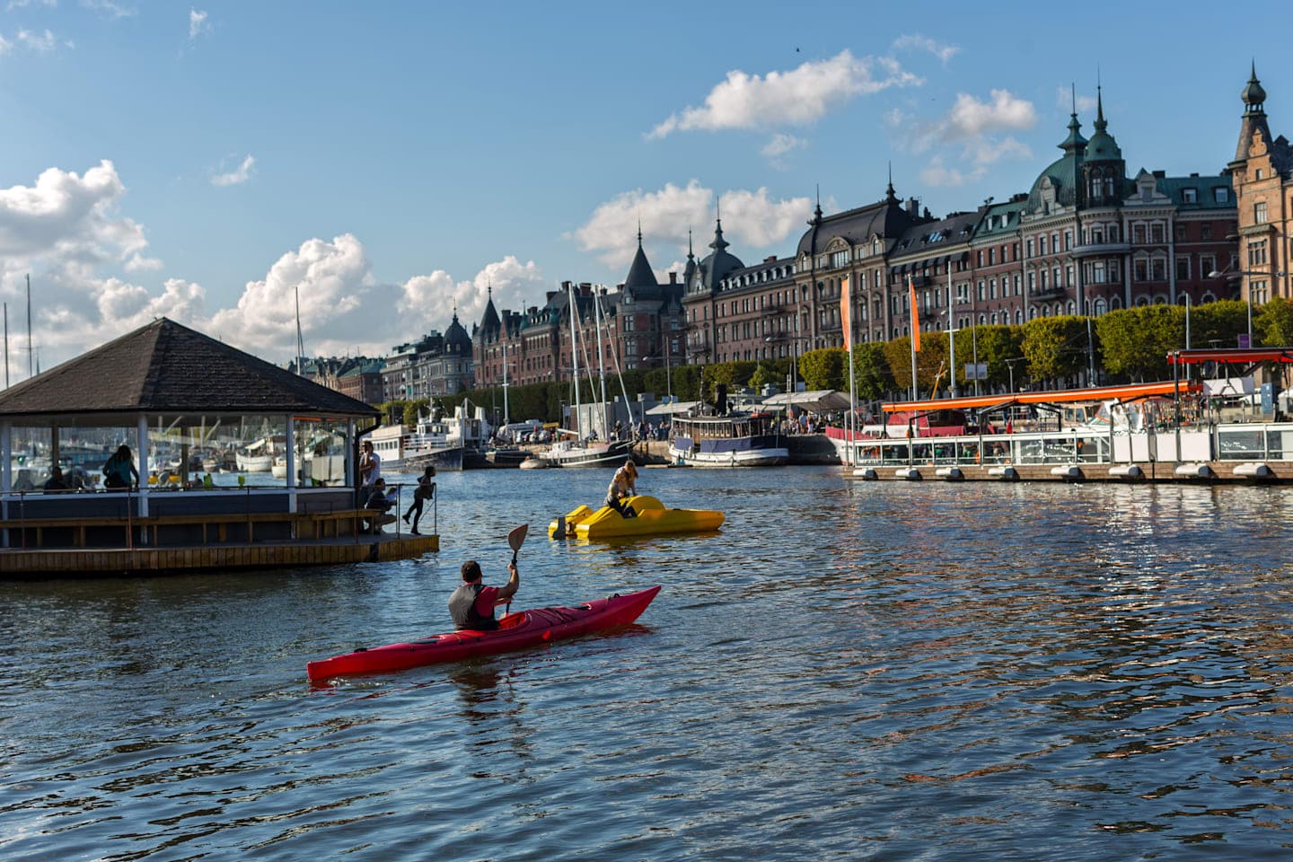 City Kayaking durch Stockholms Kanäle thumbnail