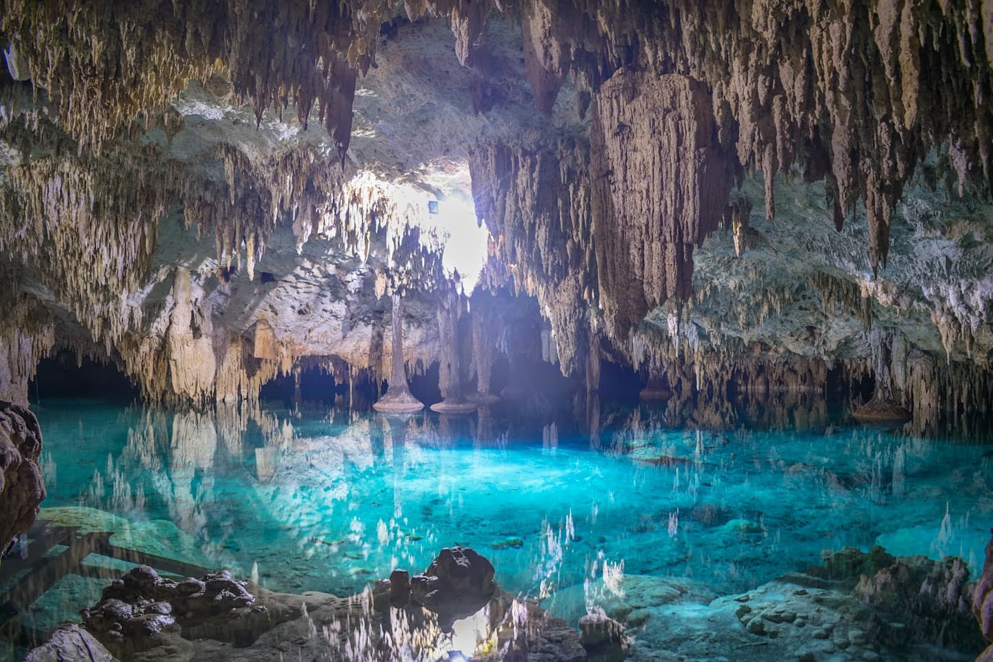 Ganztägige Tour zur Goa Rangko & Batu Cermin Höhle thumbnail